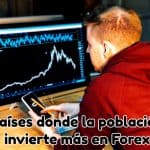 chico trabajando en forex